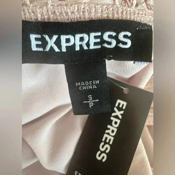 Express Women’s  lace V-Neck sleeveless ruffle hem Top Sz Small - Picture 9 of 9